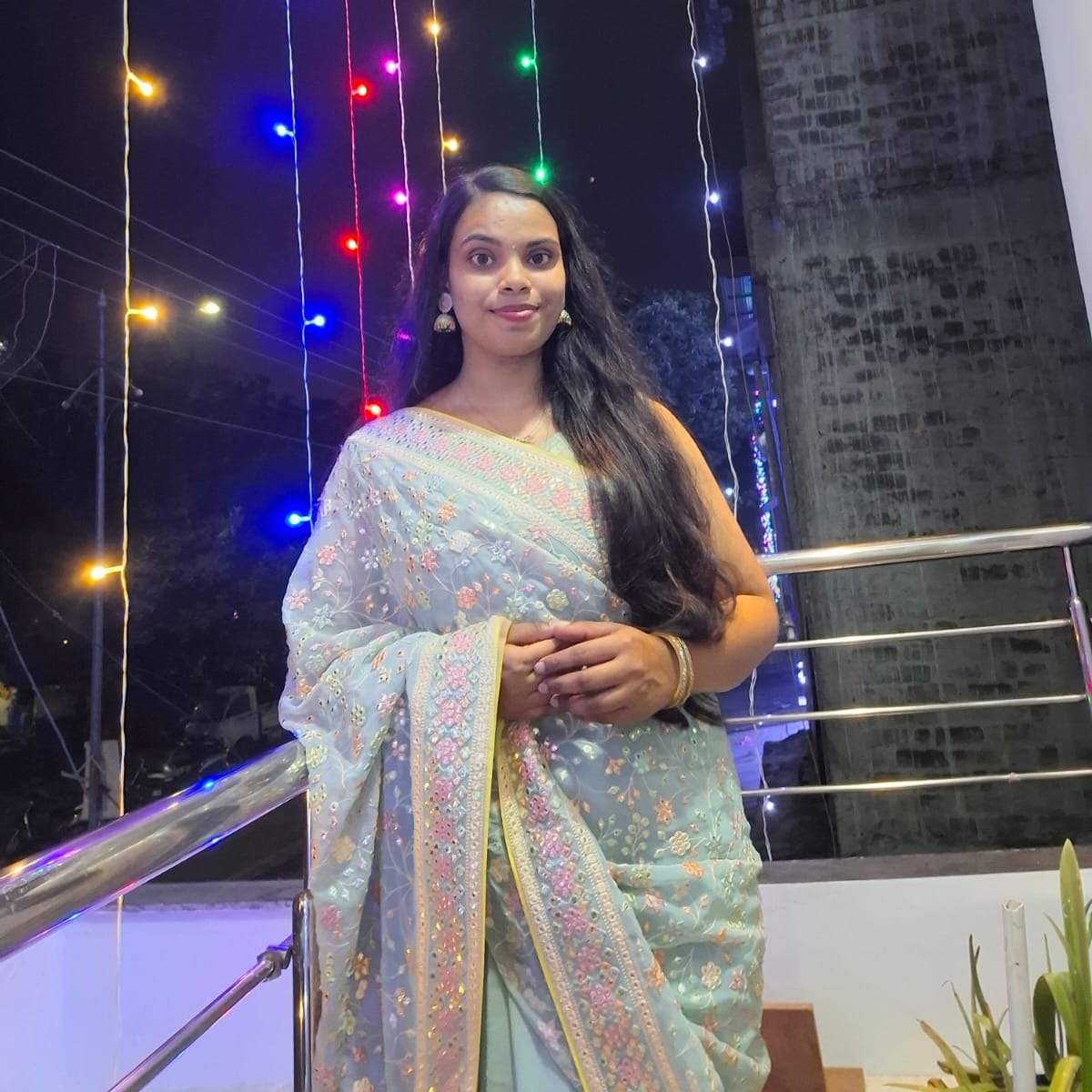 You look gorgeous in sareee